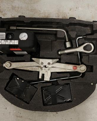 Kit emergenza Toyota iQ 09/14