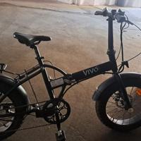 bicicletta elettrica e pieghevole 