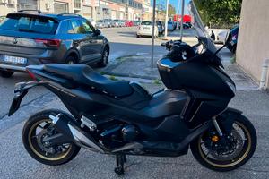 Honda Forza 750 Special