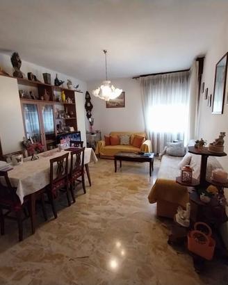 Appartamento di 94 m² con 4 locali e box auto a Sp