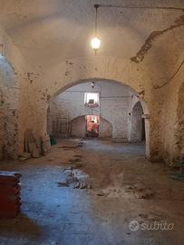 Locale in tufo