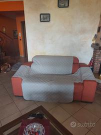 divano 2 posti molto comodi 