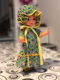 Bambola anni 70/80 abito verde