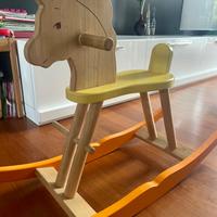 Cavallo a dondolo In legno