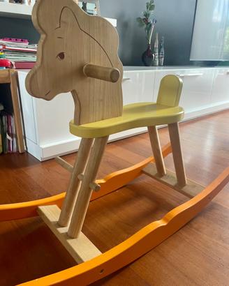 Cavallo a dondolo In legno