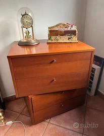 2 comodini in ciliegio misure 62Lx44,5Px35H cm