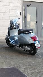 Vespa piaggio 300 gts come nuova 