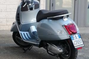 Vespa piaggio 300 gts come nuova 