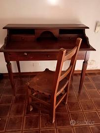 Scrivania con sedia