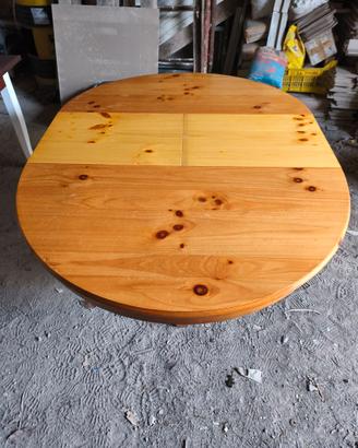 Tavolo in legno rustico