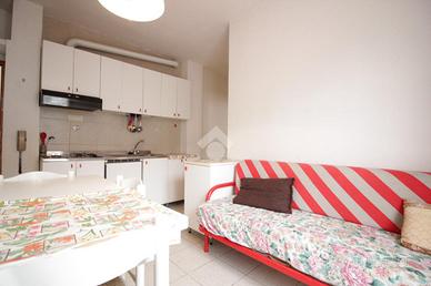 3 LOCALI A LIZZANO IN BELVEDERE