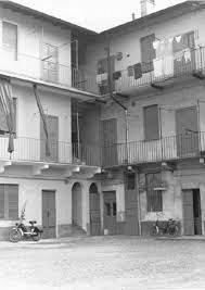 Ospedale porzione di casa terra tetto con giardino