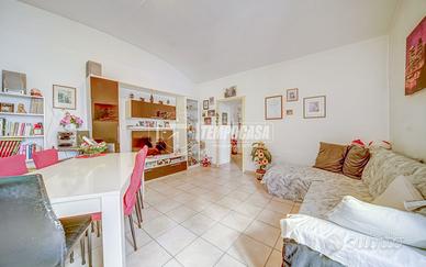 VARANO BORGHI - BILOCALE IN CENTRO