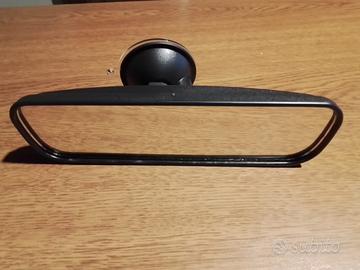 Specchietto retrovisore per auto