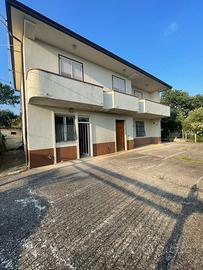Villa con giardino e terreno a Fontanarosa