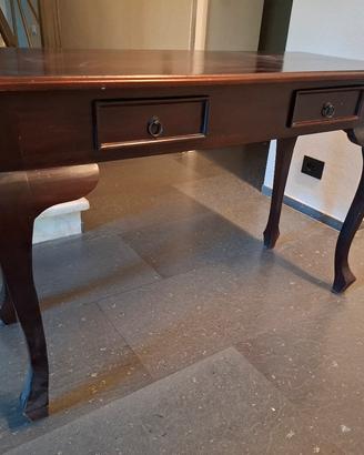 Scrivania elegante 