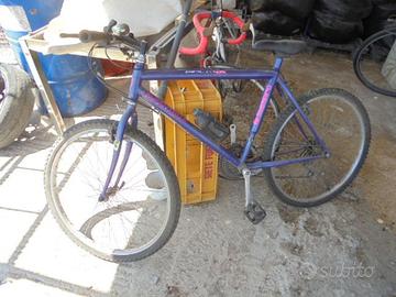Mountan bike colore viola shimano