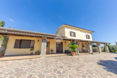 VILLA SINGOLA A VELLETRI