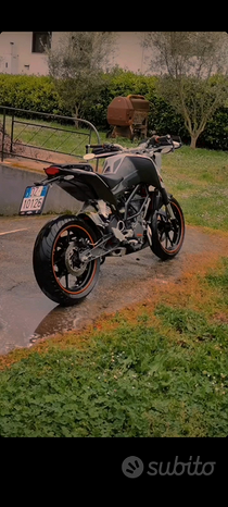 Moto ktm duke 125