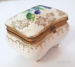 Antico cofanetto in porcellana francese dipinto