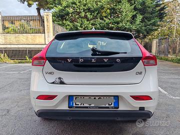 Volvo v40 full accessoriata top di gamma 