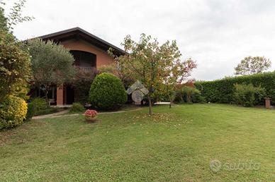 VILLA SINGOLA A BARBANIA