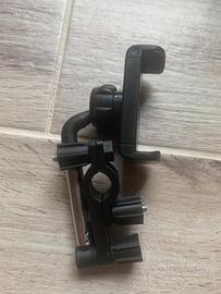 Il porta telofono per l’auto