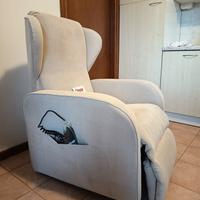 Poltrona relax elettrica con rotelle