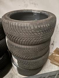4 Gomme Invernali Nokian WR Snowproof P 245/40 R19