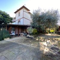 VILLA SINGOLA A PALOMBARA SABINA