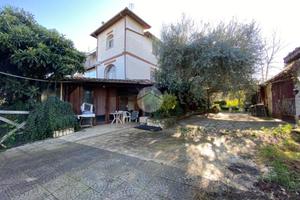 VILLA SINGOLA A PALOMBARA SABINA