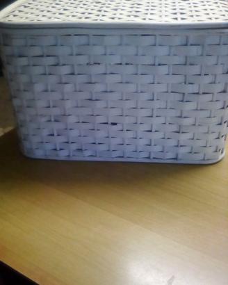 Cesta in vimini bianca
