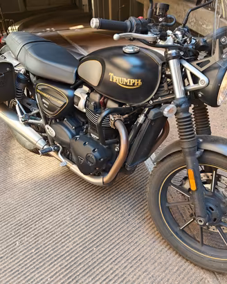 Triumph Street Twin