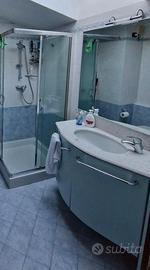Mobile bagno e specchio