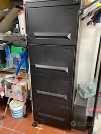 cassettiera metallica   per ufficio o magazzino