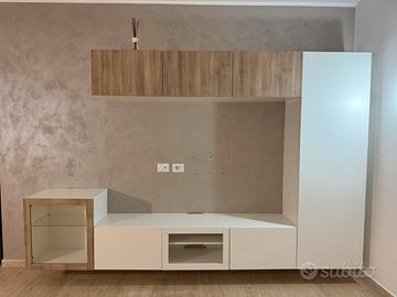 Parete attrezzatta per cambio arredo