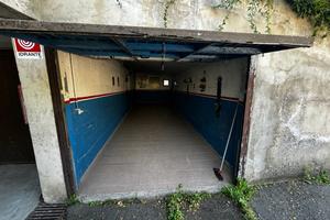 Box 2 posti auto piastrellato asciutto
