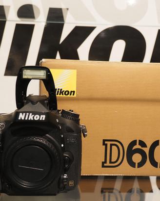 NIKON D600