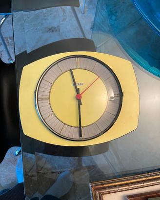 Orologio Bayard anni 60 in formica gialla