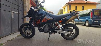 KTM 950 suoermoto