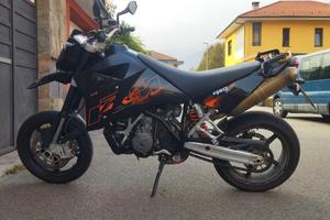 KTM 950 suoermoto