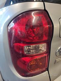 Fanale posteriore sinistro TOYOTA RAV 4 del 2004