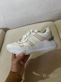 Sneakers Calvin Klein con Zeppa Interna – Tg. 37