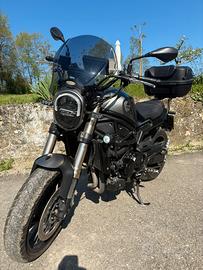Benelli Leoncino 800