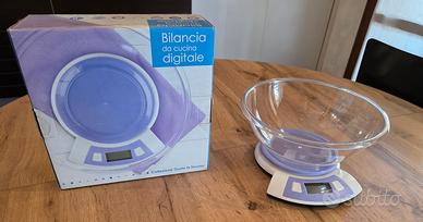 Bilancia digitale da cucina con ciotola