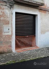 Magazzino adatto ad attività commerciale/ar