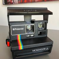 Polaroid 600 Land Camera.  MONDADORI