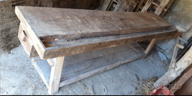 Antico banco da falegname