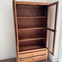 Vetrina in legno massiccio