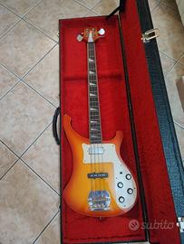 Basso Rickenbacker replica di liuteria italiana